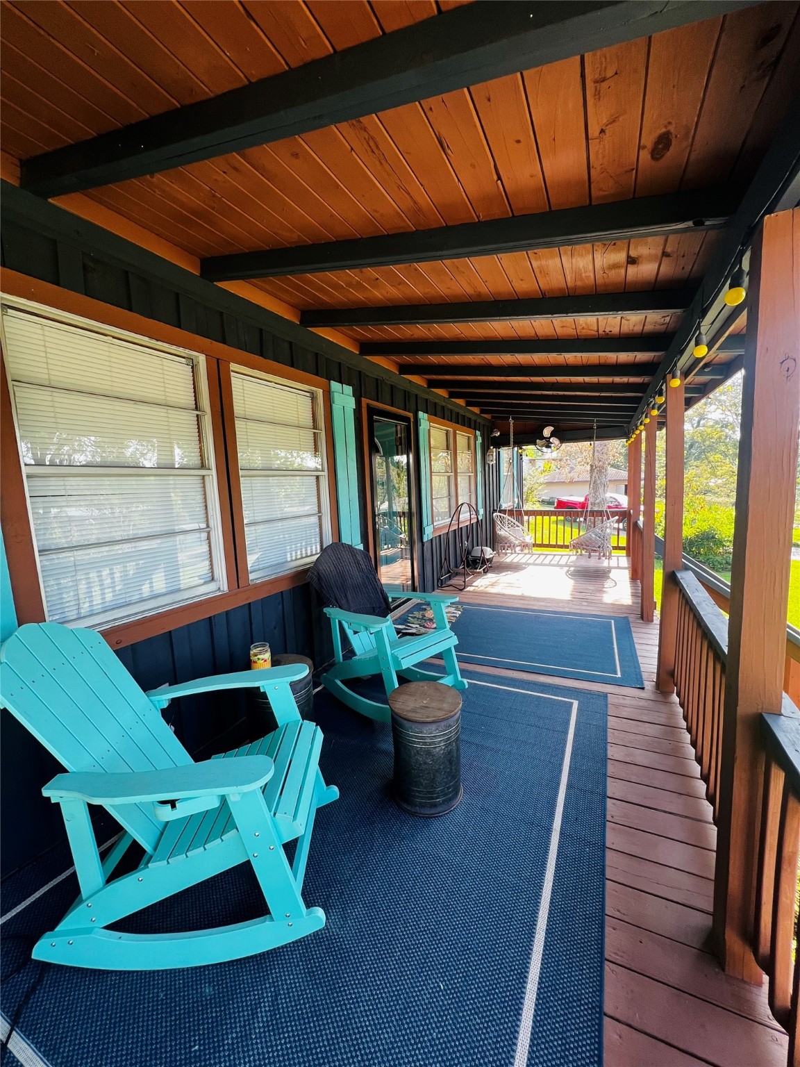 523 Beechridge Loop Hemphill, TX 75948 - Photo 17 of 18 a living room with furniture and a potted plant