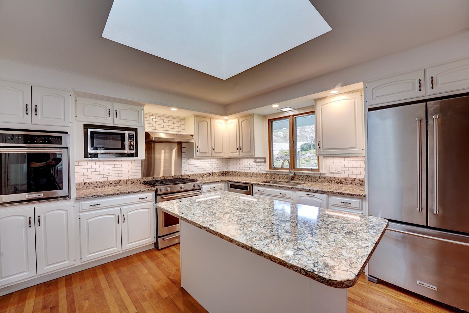 15 Juniper Road North Hampton, NH 03862 - Photo 2 of 21