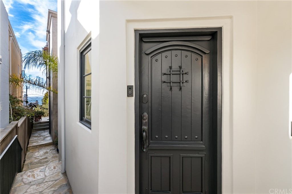 2211 Vista Drive Manhattan Beach, CA 90266 - Photo 3 of 48 a view of entryway with livingroom