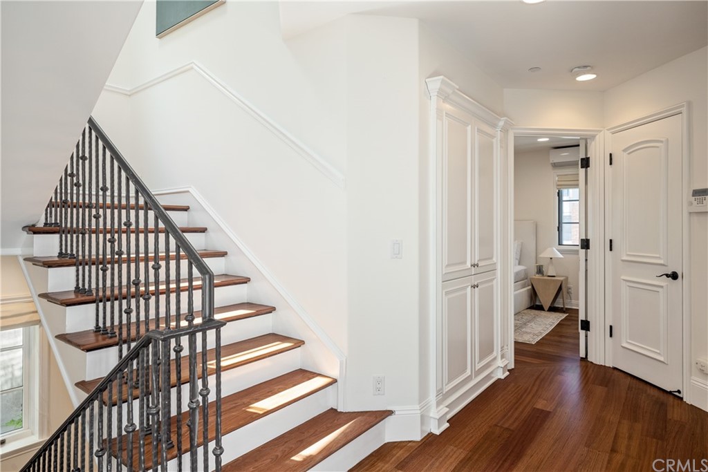 2211 Vista Drive Manhattan Beach, CA 90266 - Photo 4 of 48 a view of a hallway with wooden floor and entryway