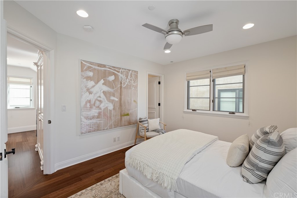 2211 Vista Drive Manhattan Beach, CA 90266 - Photo 41 of 48 a bedroom with a large bed and a window