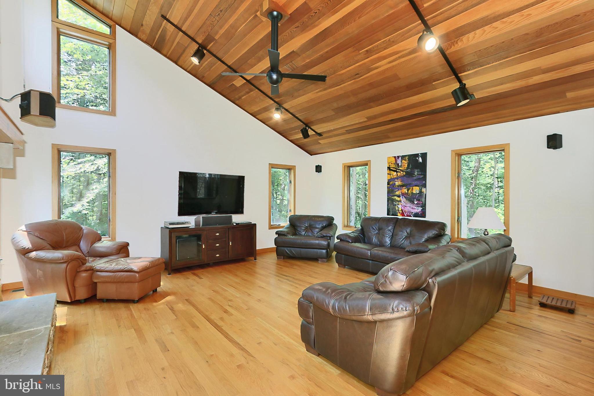 7200 Wesley Tyler Road Clifton, VA 20124 - Photo 9 of 80 Gallery Image 9