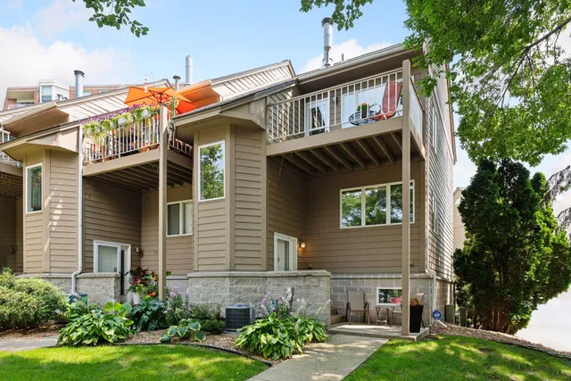 $390,000 | 2824 Kenwood Isles Drive, Minneapolis, MN 55408