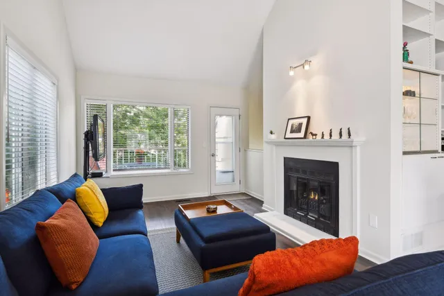 $390,000 | 2824 Kenwood Isles Drive, Minneapolis, MN 55408