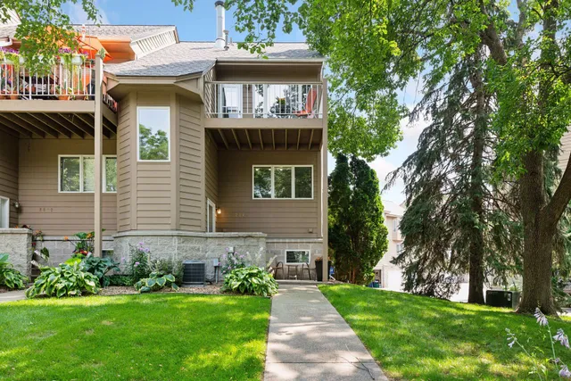 $390,000 | 2824 Kenwood Isles Drive, Minneapolis, MN 55408