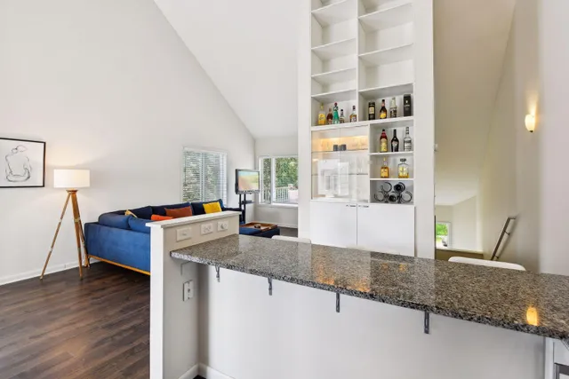 $390,000 | 2824 Kenwood Isles Drive, Minneapolis, MN 55408