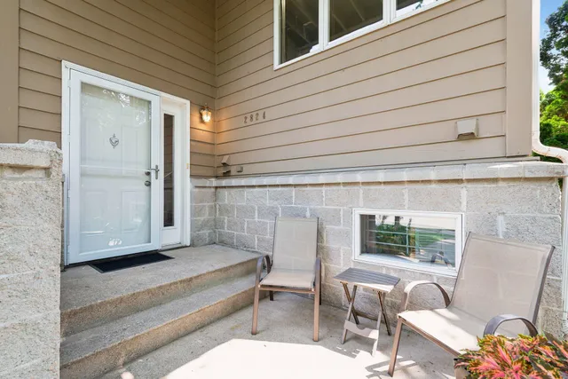 $390,000 | 2824 Kenwood Isles Drive, Minneapolis, MN 55408