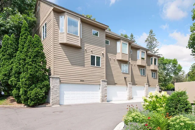 $390,000 | 2824 Kenwood Isles Drive, Minneapolis, MN 55408