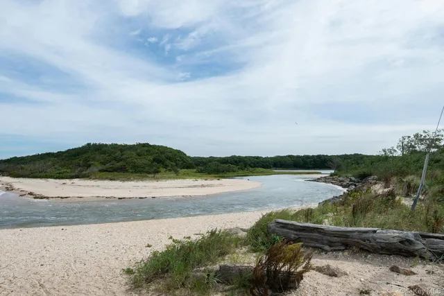 $2,250,000 | 4760 Blue Horizon Bluffs, Peconic, NY 11958