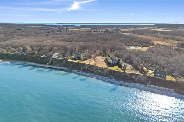 $2,250,000 | 4760 Blue Horizon Bluffs, Peconic, NY 11958