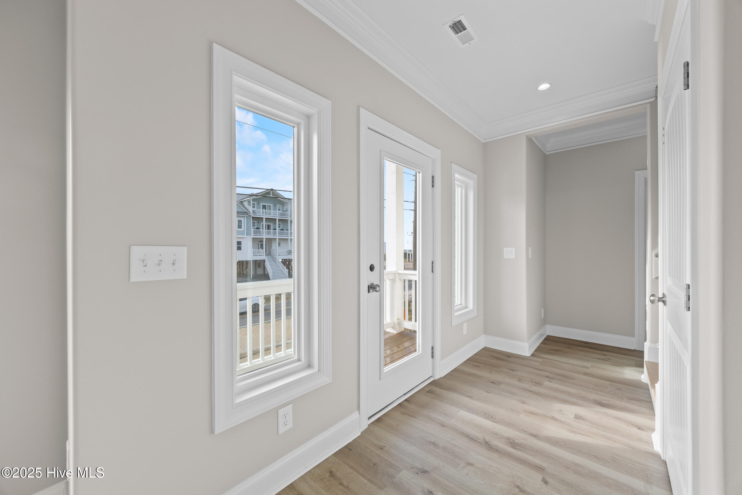 705 New River Inlet Road North Topsail Beach, NC 28460 - Photo 37 of 104 27_hallway