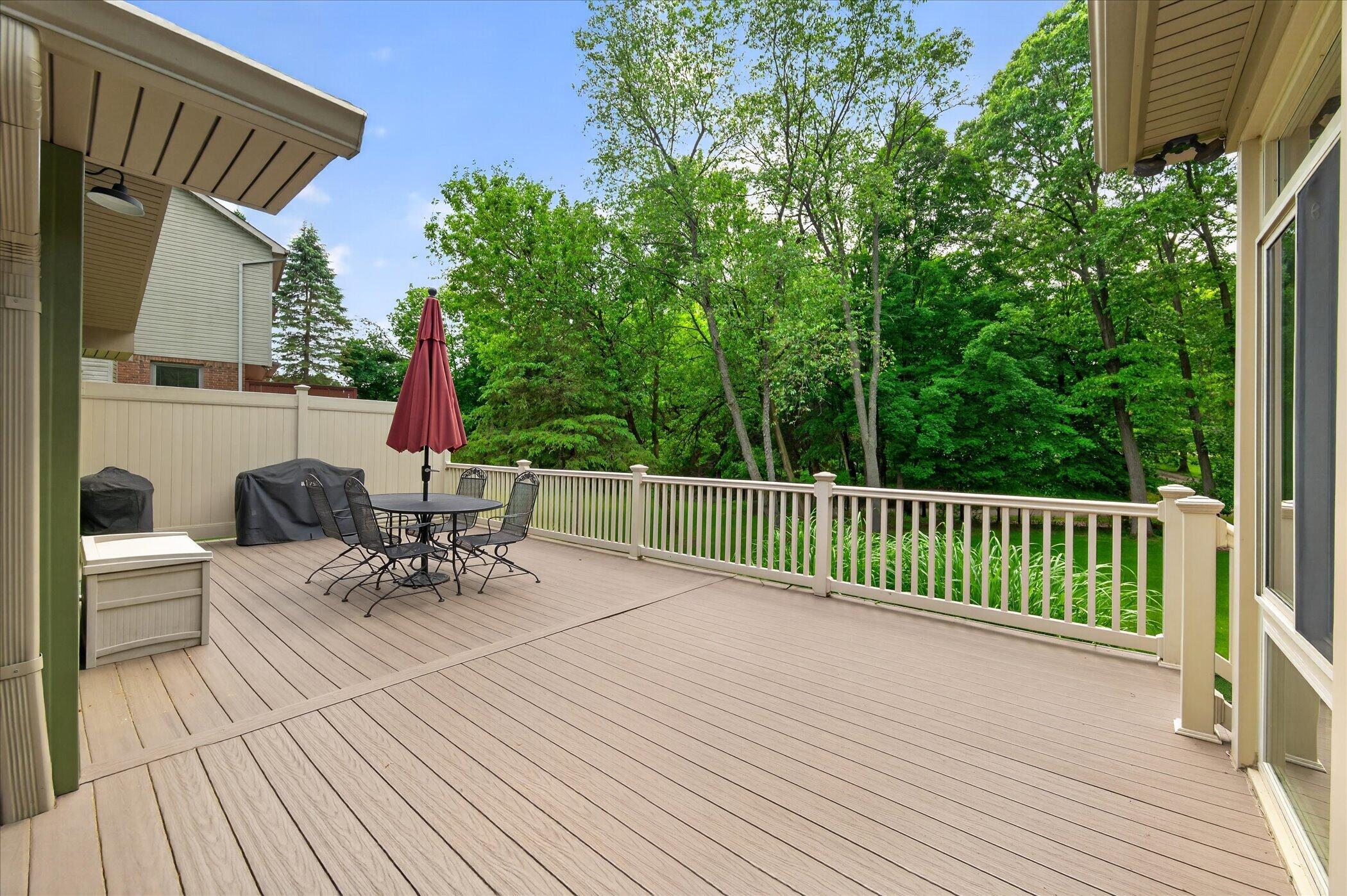 2801 North Tipsico Lake Road Hartland, MI 48353 - Photo 58 of 77 58-2801-N-Tipsico-Lake-Rd-WindowStill