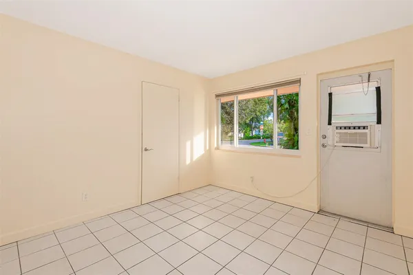 $2,245 | 2581 Northeast 11th Court, Unit 2585, Pompano Beach, FL 33062