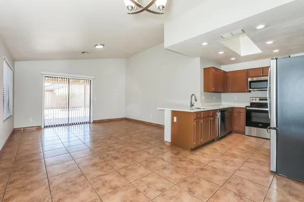 $1,920 | 8515 West Elm Street, Phoenix, AZ 85037