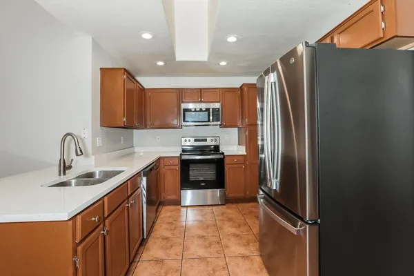 $1,920 | 8515 West Elm Street, Phoenix, AZ 85037