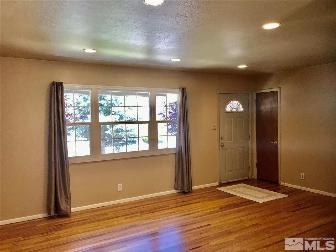 1680 Elmcrest Drive Reno, NV 89503 - Photo 5 of 15 Photo 5