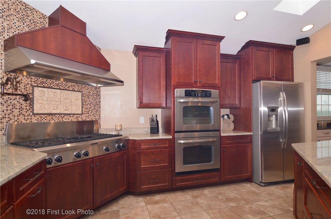 15 Meader Pond Road Lincoln, RI 02865 - Photo 7 of 38