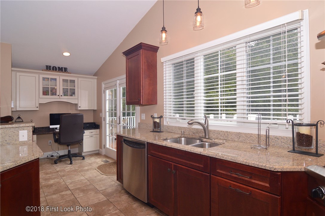 15 Meader Pond Road Lincoln, RI 02865 - Photo 10 of 38