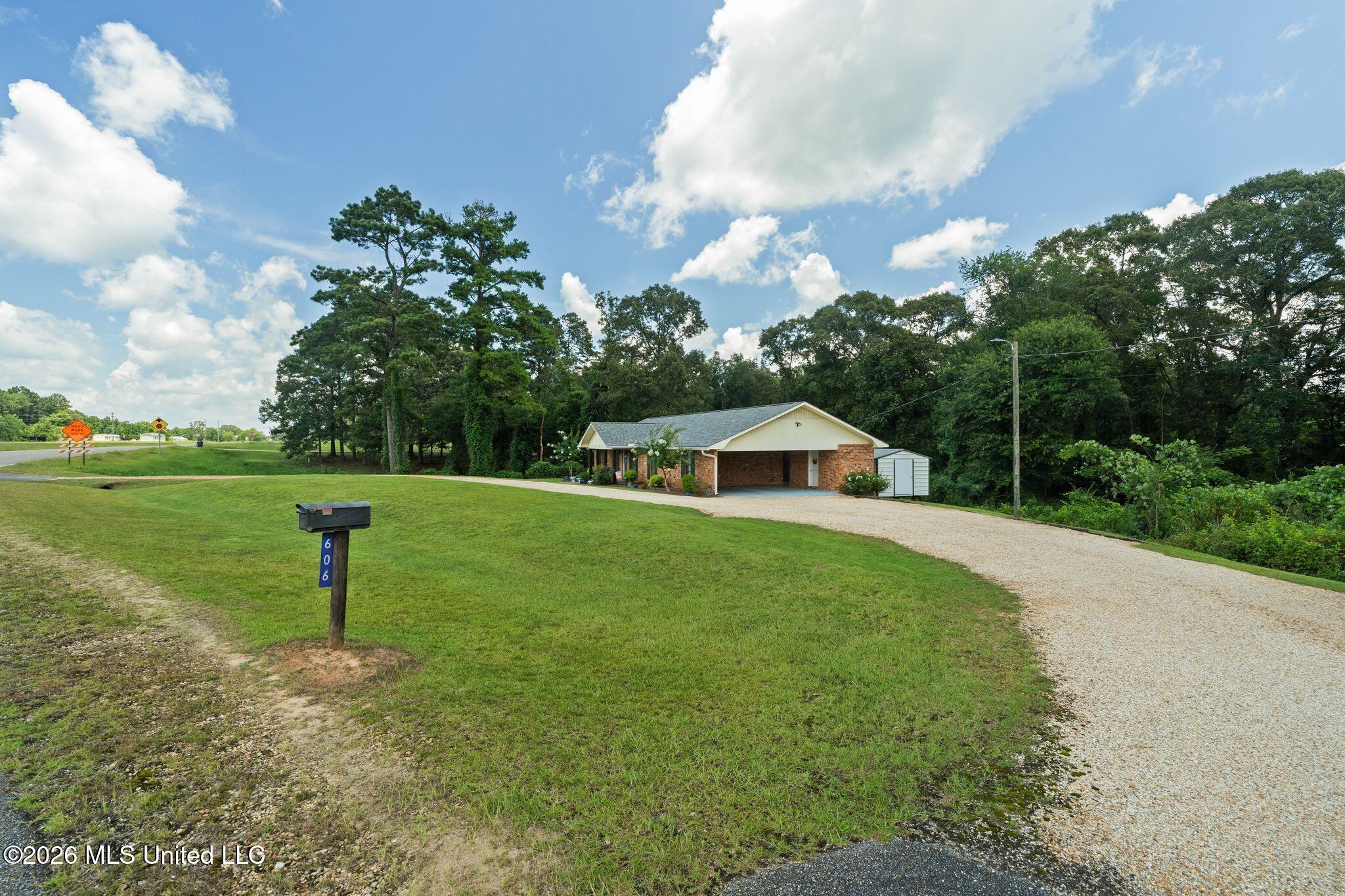 606 Pierce Road Columbia, MS 39429 - Photo 4 of 37 606_Pierce_Rd-3