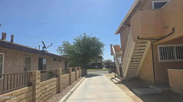 $1,600 | 38551 10th Place East, Unit A, Palmdale, CA 93550