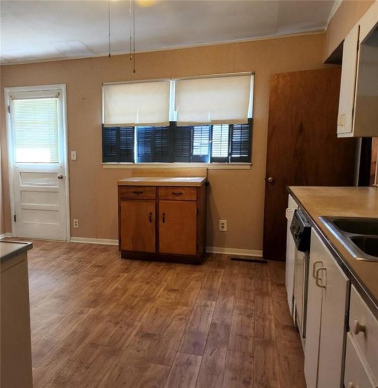 405 East Colt Street Windsor, MO 65360 - Photo 8 of 22