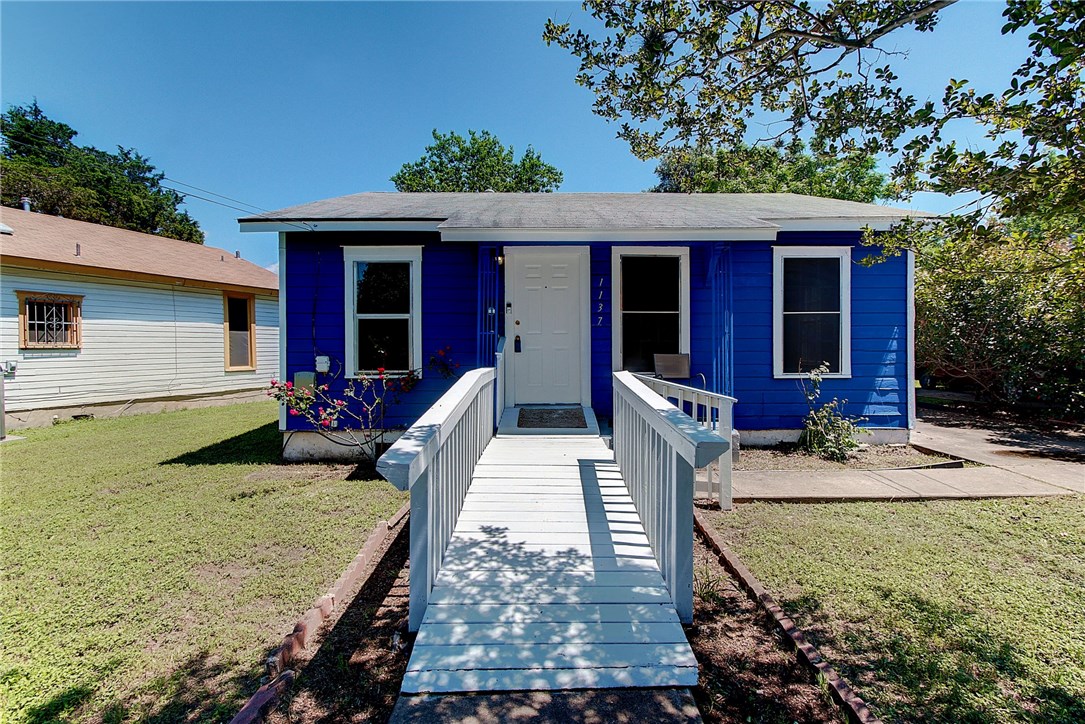 1137 Mason Avenue Austin, TX 78721 - Photo 1 of 1