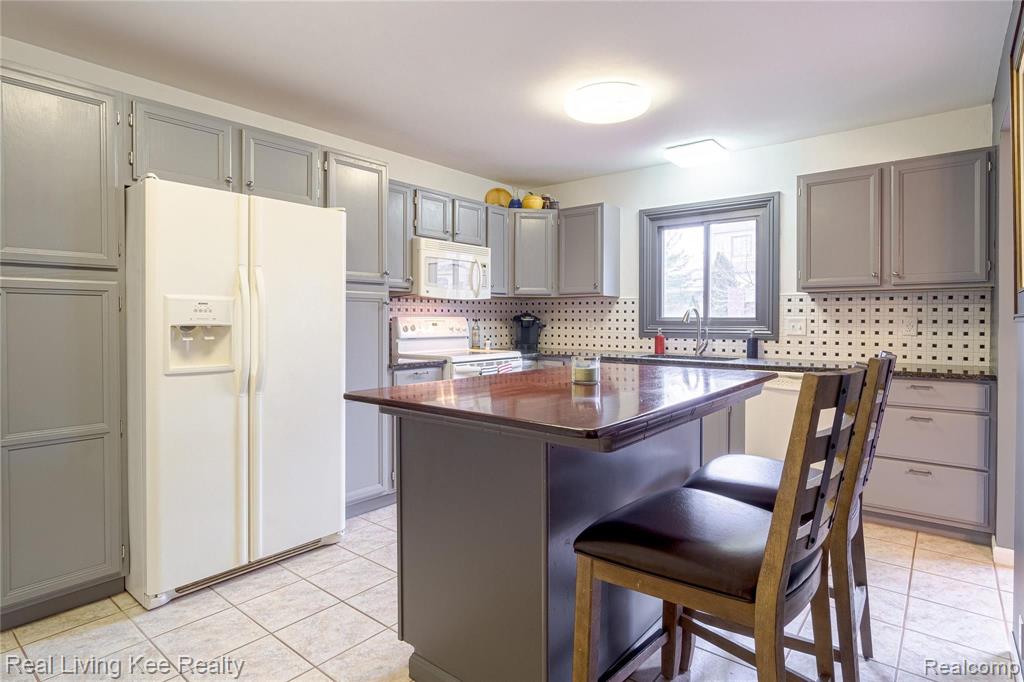 2200 Rochelle Park Drive Rochester Hills, MI 48309 - Photo 18 of 49