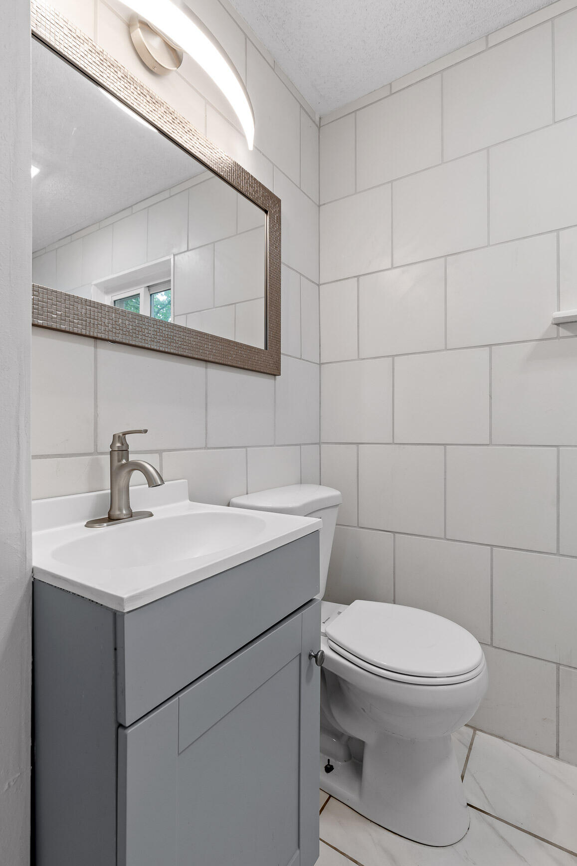 127 P'Poole Avenue Chattanooga, TN 37415 - Photo 18 of 23 hall bath