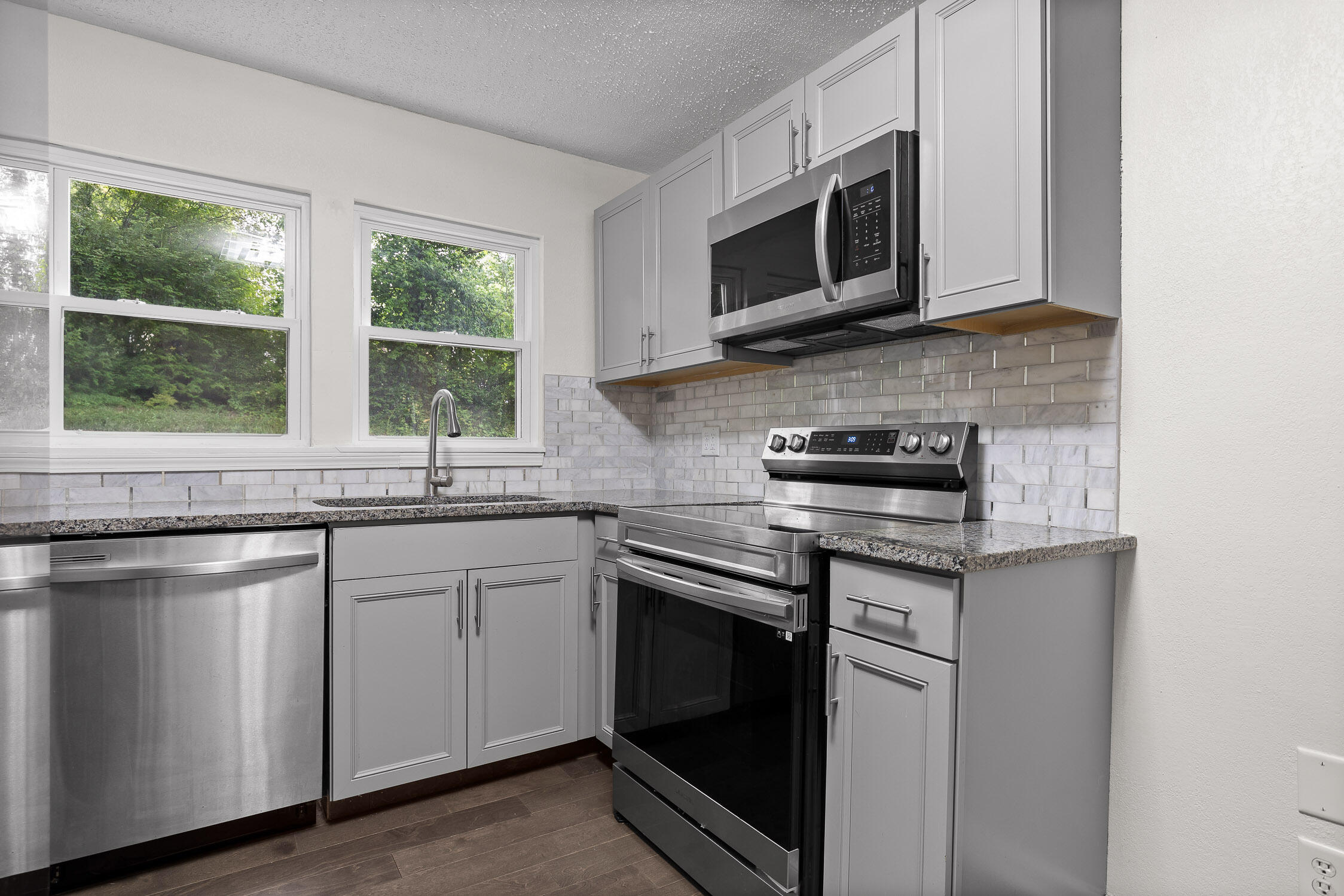 127 P'Poole Avenue Chattanooga, TN 37415 - Photo 4 of 23 Granite countertops