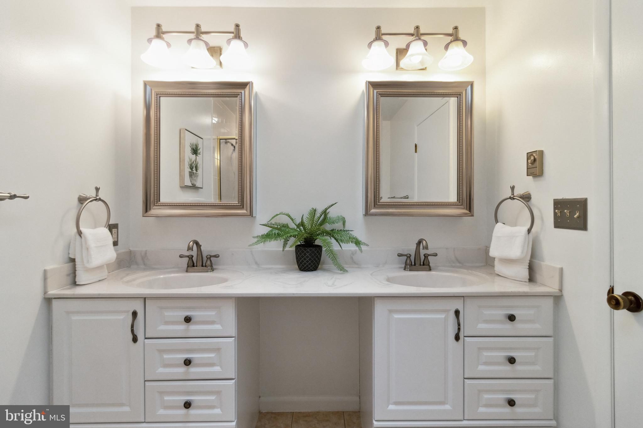 14 Old Ruhl Court Freeland, MD 21053 - Photo 21 of 30 Huge Hall Bath