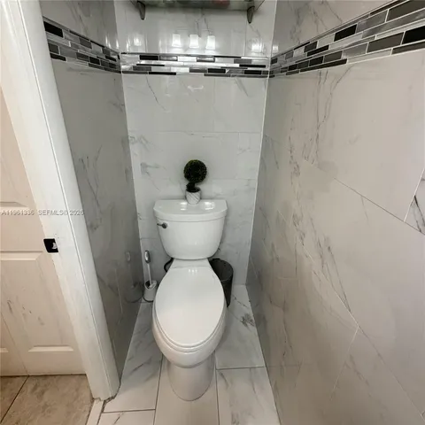 $2,950 | 4028 Southwest 67th Terrace, Unit 3, Davie, FL 33314