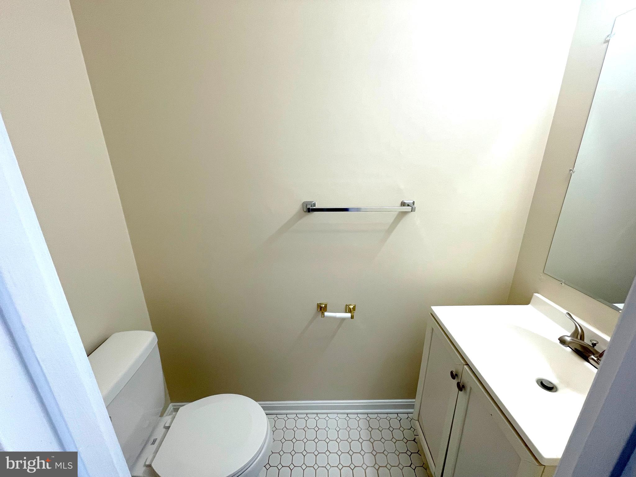 908 Sycamore Lane La Plata, MD 20646 - Photo 11 of 21 Main level half bath