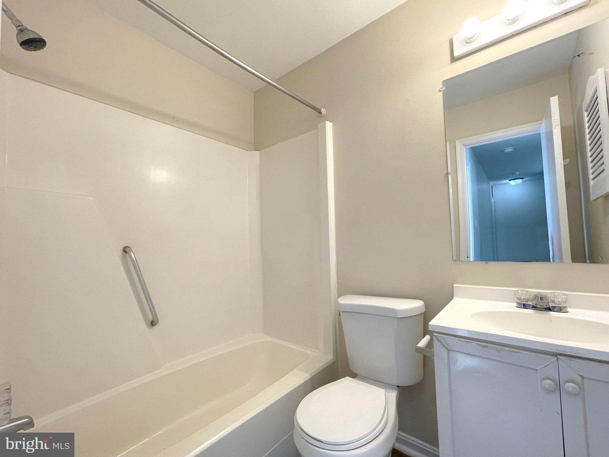 908 Sycamore Lane La Plata, MD 20646 - Photo 18 of 21 Full bath (upper level)