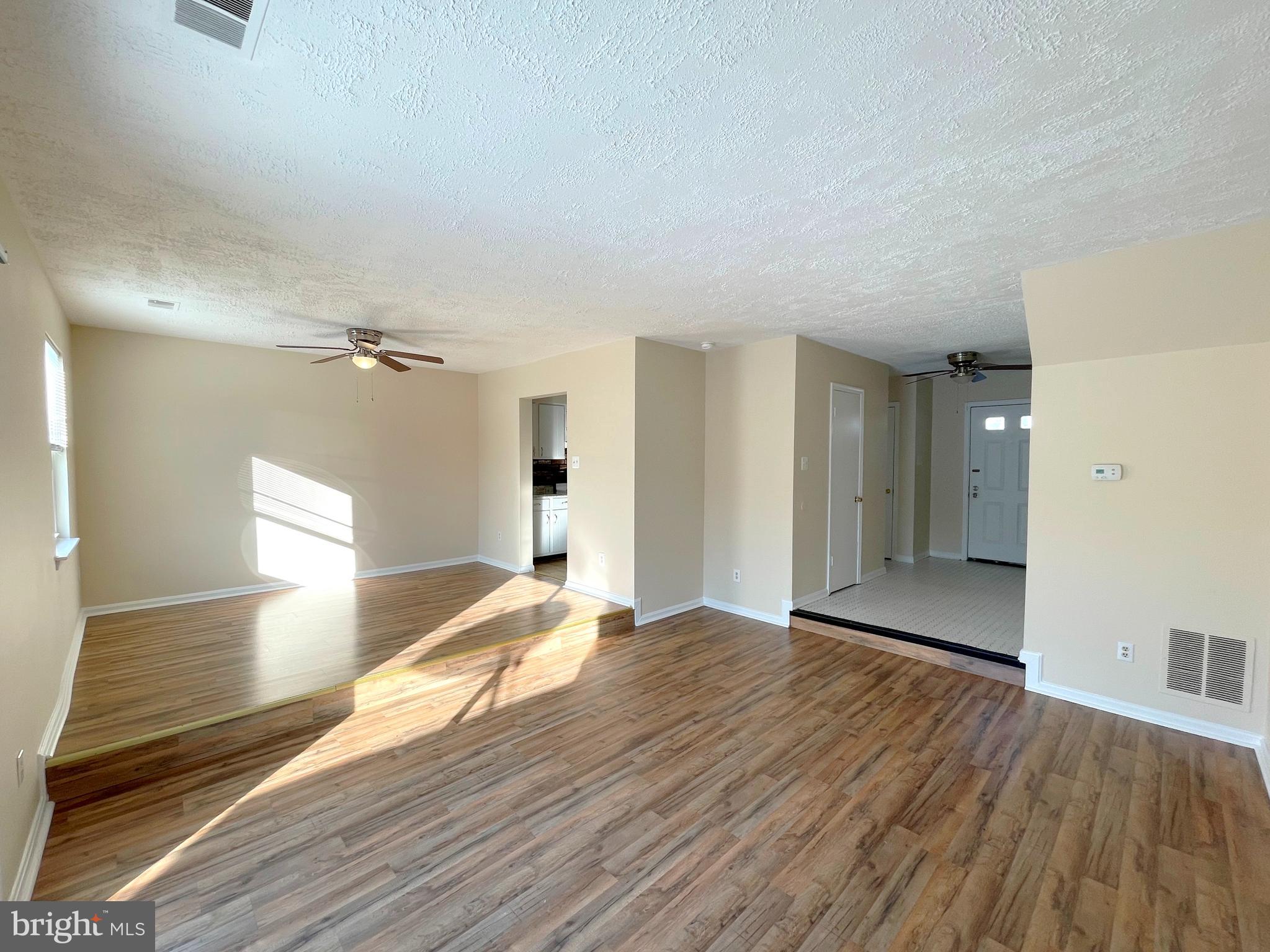 908 Sycamore Lane La Plata, MD 20646 - Photo 4 of 21 Living/Dining area
