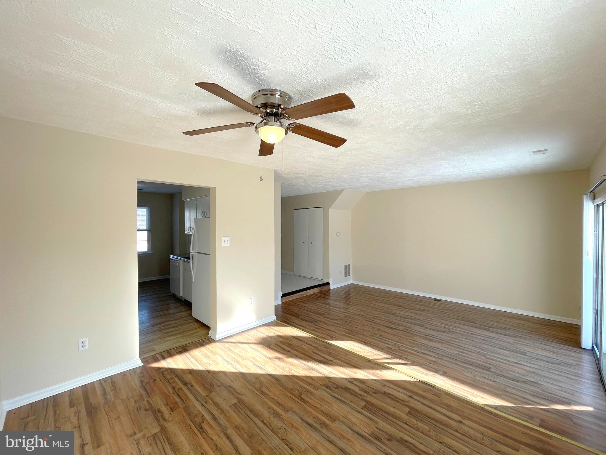 908 Sycamore Lane La Plata, MD 20646 - Photo 6 of 21 Dining/Living area