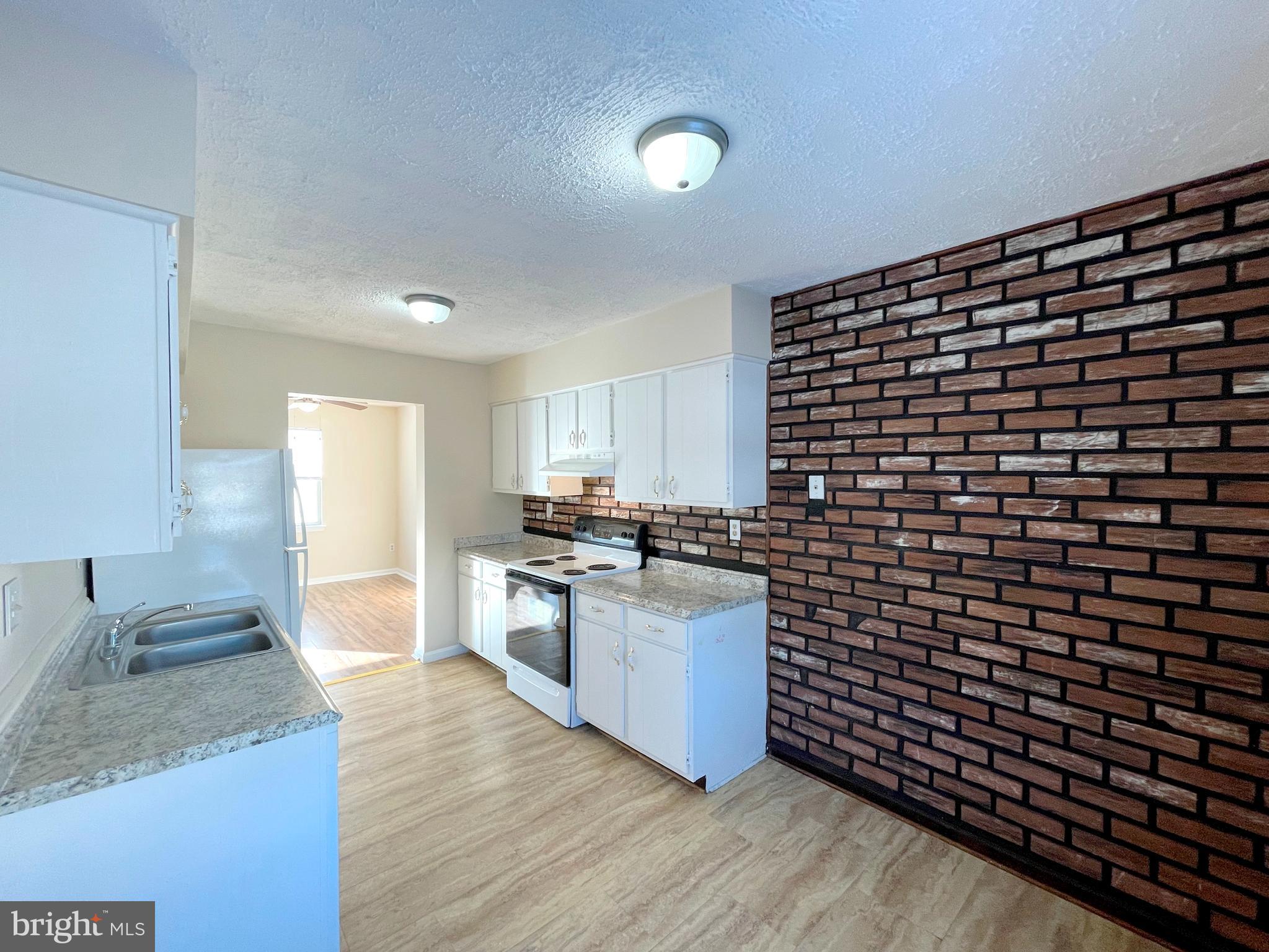 908 Sycamore Lane La Plata, MD 20646 - Photo 9 of 21 Kitchen w/table space