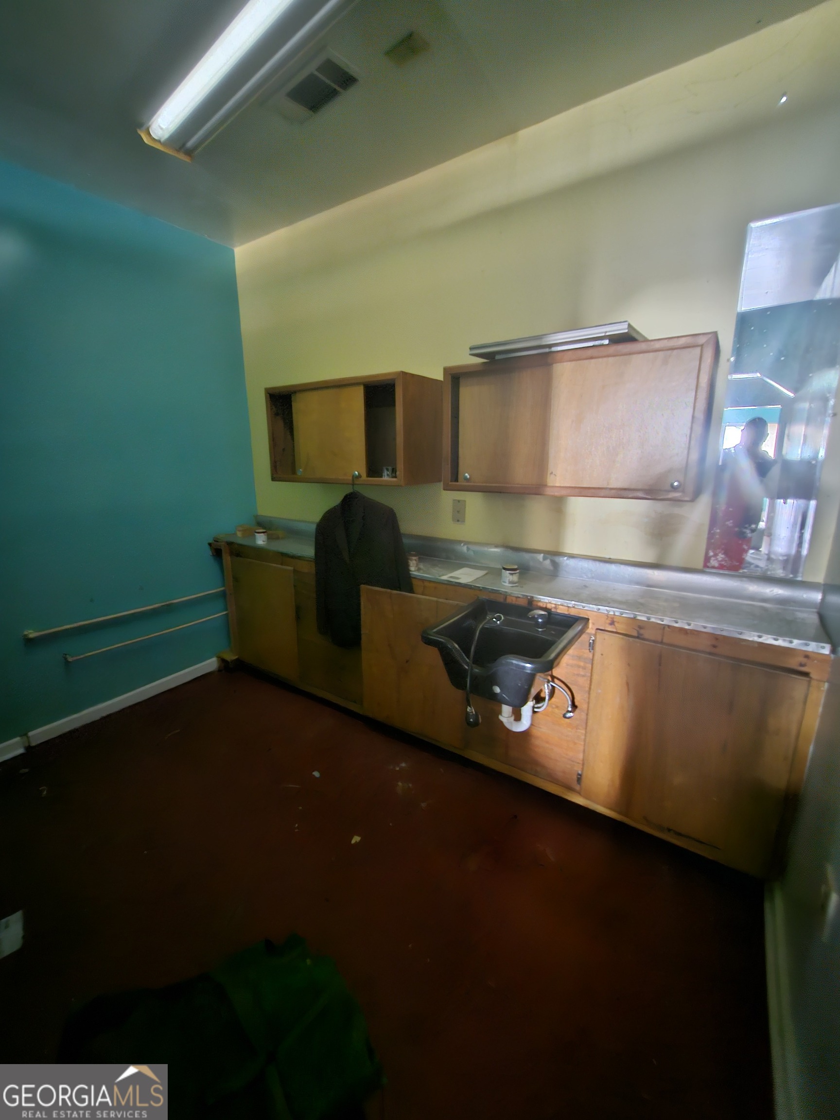 109 F Avenue Thomaston, GA 30286 - Photo 25 of 25 a kitchen with counter top space