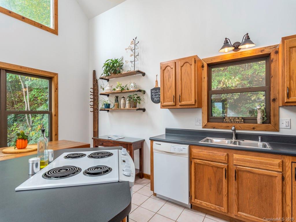 8 Reuben Road Asheville, NC 28804 - Photo 8 of 20 Gallery Image 8