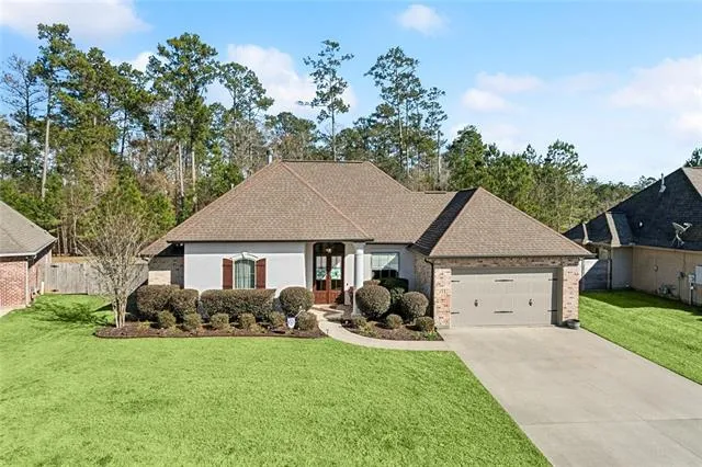 $385,000 | 172 Fayedaye Drive, Madisonville, LA 70447