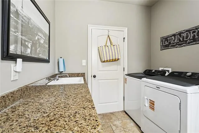 $385,000 | 172 Fayedaye Drive, Madisonville, LA 70447