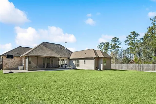 $385,000 | 172 Fayedaye Drive, Madisonville, LA 70447