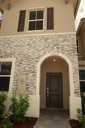 $2,400 | 1517 Southeast 27th Street, Homestead, FL 33035