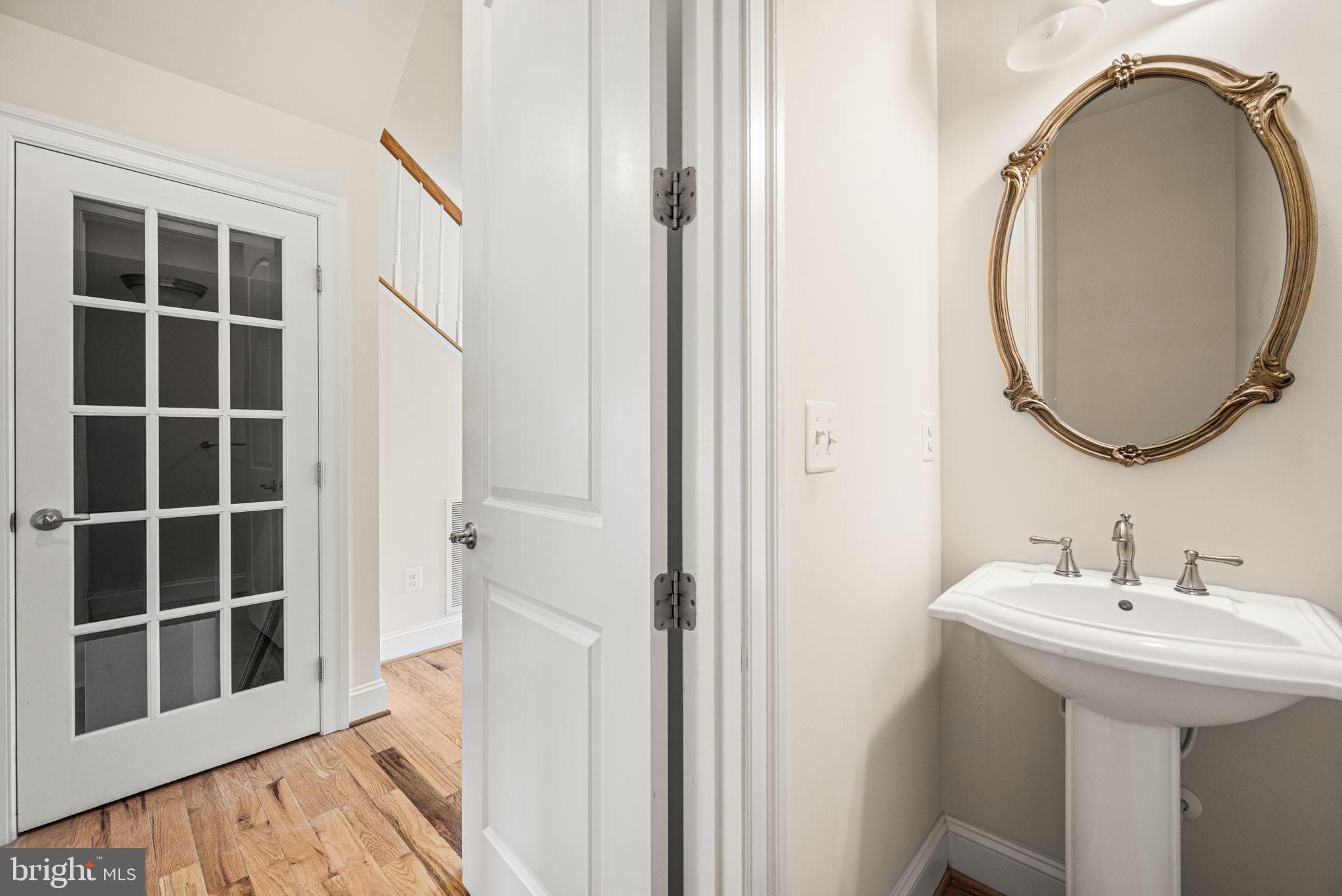 708 Stonecliffe Road Malvern, PA 19355 - Photo 8 of 46 Powder Room