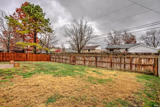 $220,000 | 3305 North Stockwell Road, Evansville, IN 47715