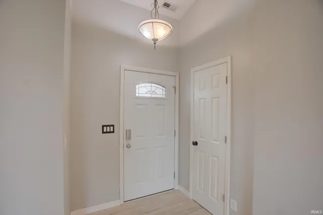 $220,000 | 3305 North Stockwell Road, Evansville, IN 47715