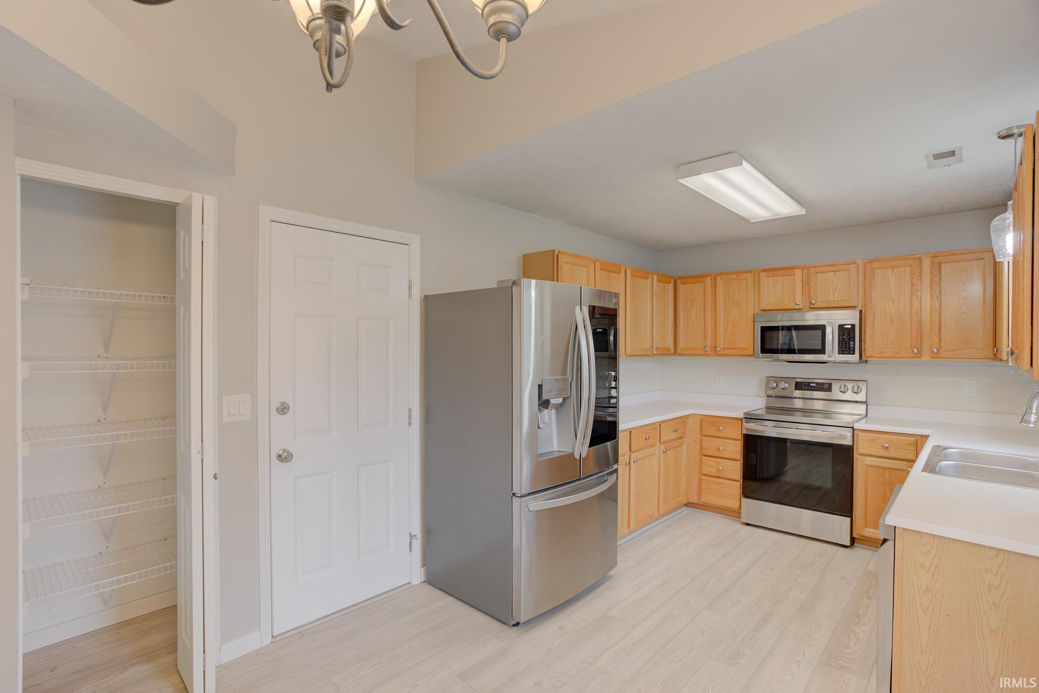 3305 North Stockwell Road Evansville, IN 47715 - Photo 10 of 27