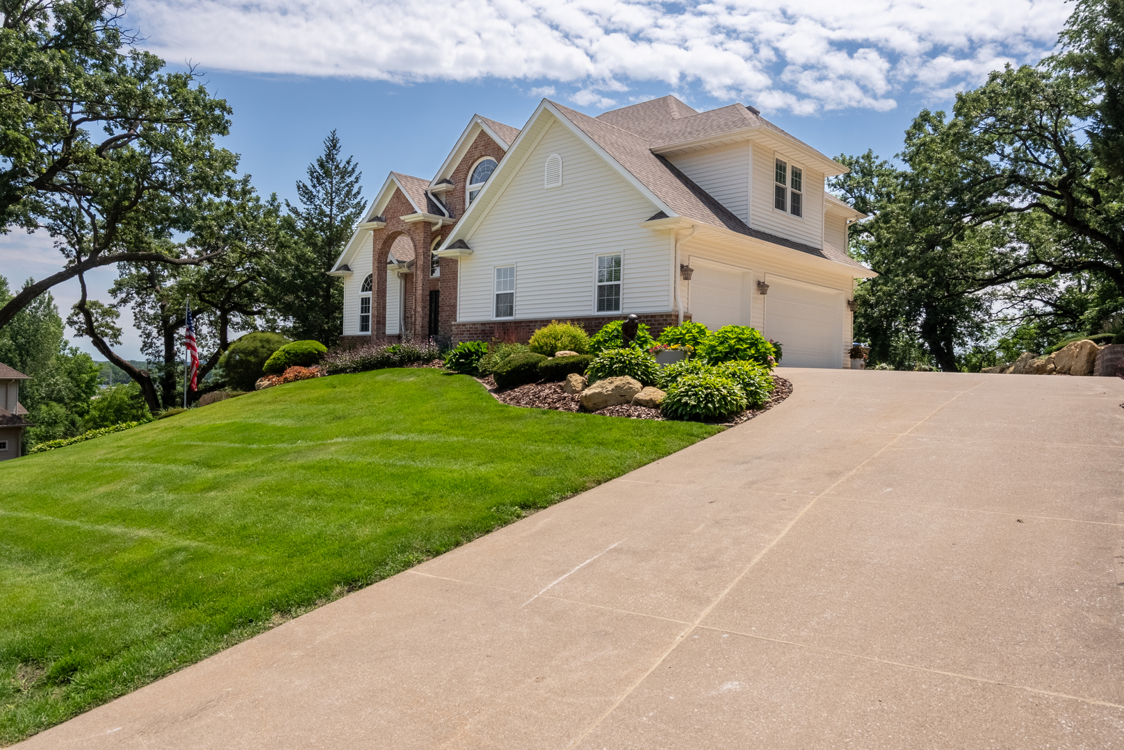 6799 Ridges Court Bettendorf, IA 52722 - Photo 2 of 72
