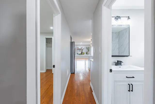 $379,900 | 5631 West 64th Place, Chicago, IL 60638