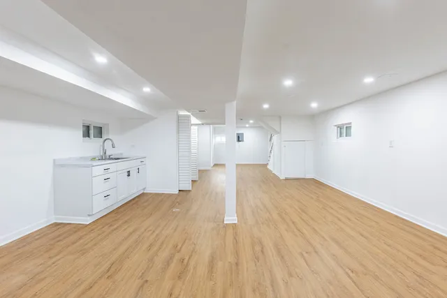 $379,900 | 5631 West 64th Place, Chicago, IL 60638