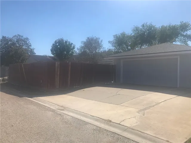 $249,900 | 2918 River Bend Court, Corpus Christi, TX 78415